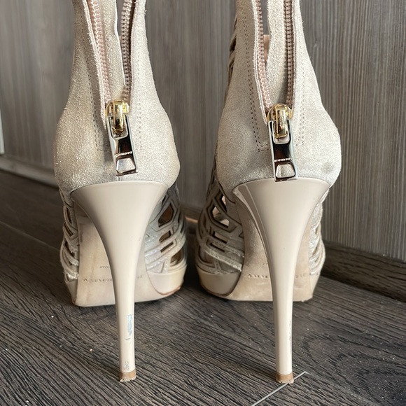 Burberry Prosum Caged Heel - Picture 4 of 8